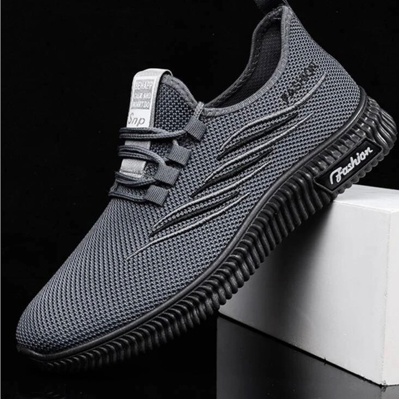 Fashion men’s running shoes - Picture 1 of 4